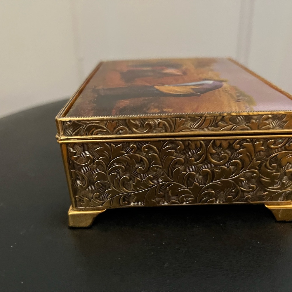 Schmid music box with art by Millet on top - Picture 4 of 6